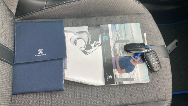 Peugeot 208 1.2 PureTech 100 Allure 5dr Petrol Hatchback